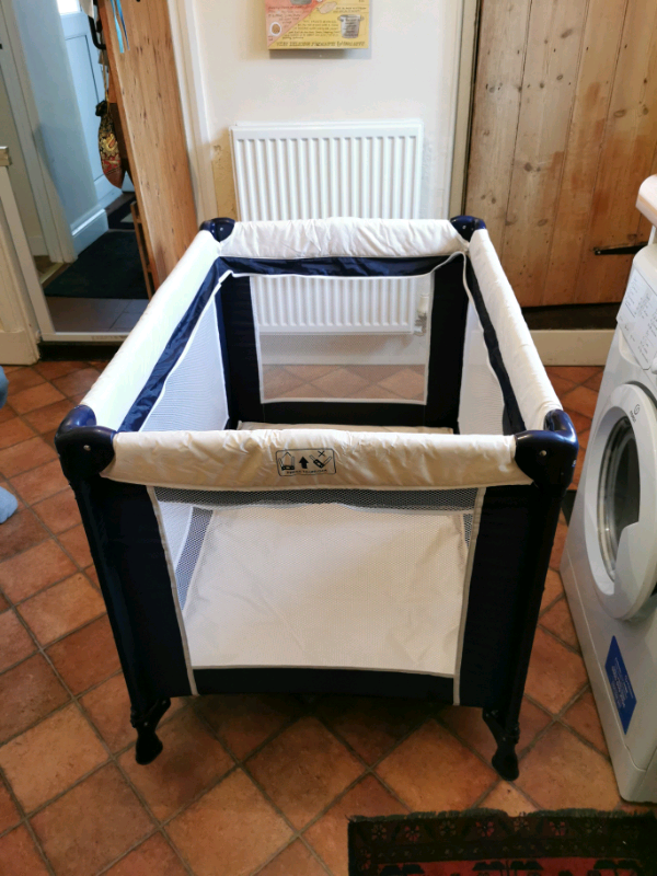 cuggl travel cot